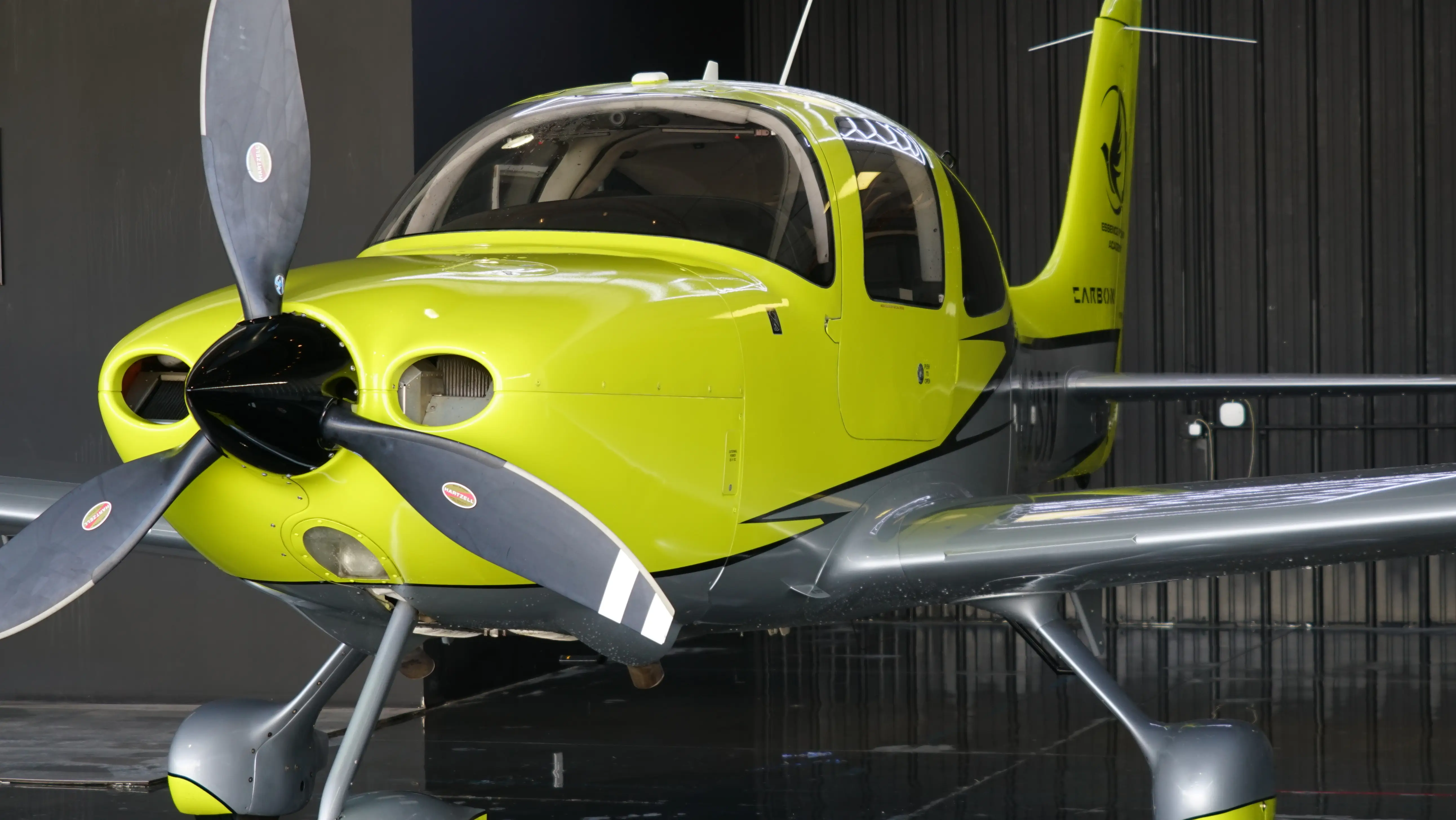 Cirrus SR22